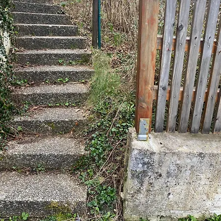 2 Zimmer Ferienwohnung Mit Terrasse Fusslaeufig Zu S-Bahn Nach Muenchen Und See *