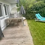 Gemuetliche Und Voll Ausgestatette 2 Am Mit Terrasse, Grill, Schaukel, Doppelbett Oder Getrennte Betten Fusslaeufig Zu S-bahn Nach Muenchen Und See, Ideal Zum Entspannen Aber Auch Zum Arbeiten