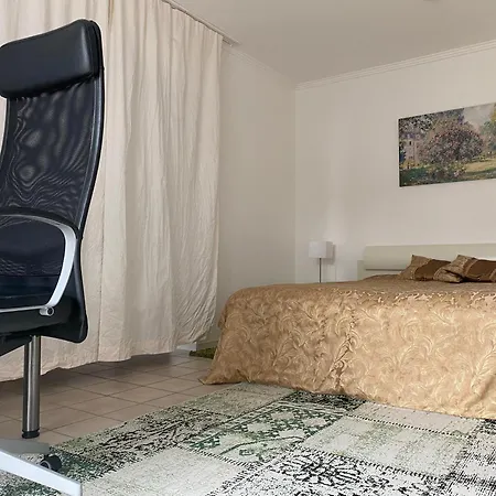 Fusslaeufig Zu S-bahn Nach Muenchen Und Gemuetliche Und Voll Ausgestatette 2 Am Mit Terrasse, Grill, Schaukel, Doppelbett Oder Getrennte Betten, Ideal Zum Entspannen Aber Auch Zum Arbeiten * Worthsee