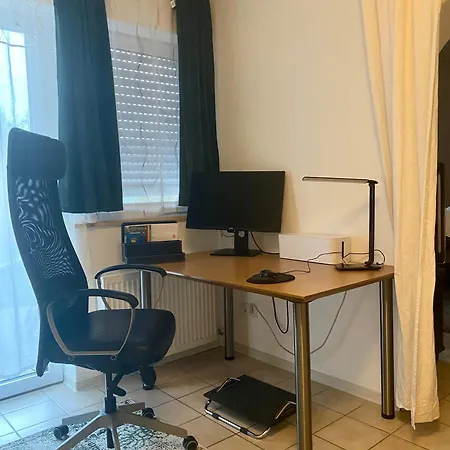 Apartamento Fusslaeufig Zu S-Bahn Nach Muenchen Und See Gemuetliche Und Voll Ausgestatette 2 Zimmer Ferienwohnung Am Woerthsee Mit Terrasse, Grill, Schaukel, Doppelbett Oder Getrennte Betten, Ideal Zum Entspannen Aber Auch Zum Arbeiten