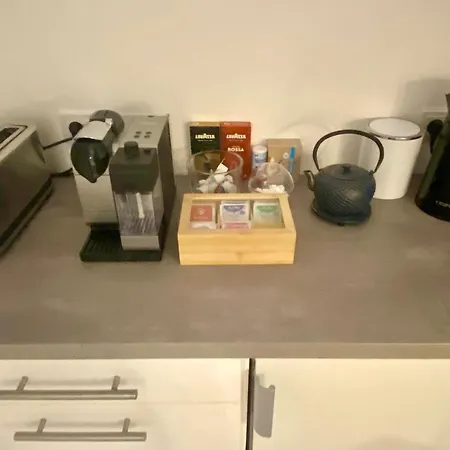 Gemütliche und voll ausgestatette 2 Zimmer Ferienwohnung am Wörthsee mit Terrasse, Grill, Schaukel, Doppelbett oder getrennte Betten fußläufig zu S-Bahn nach München und See, ideal zum Entspannen aber auch zum Arbeiten Worthsee