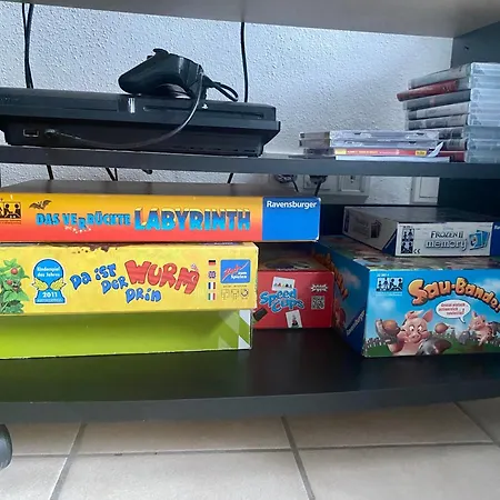 Apartamento Fusslaeufig Zu S-Bahn Nach Muenchen Und See Gemuetliche Und Voll Ausgestatette 2 Zimmer Ferienwohnung Am Woerthsee Mit Terrasse, Grill, Schaukel, Doppelbett Oder Getrennte Betten, Ideal Zum Entspannen Aber Auch Zum Arbeiten