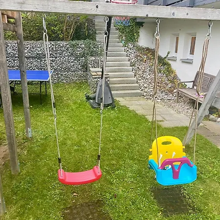 Apartamento Fusslaeufig Zu S-Bahn Nach Muenchen Und See Gemuetliche Und Voll Ausgestatette 2 Zimmer Ferienwohnung Am Woerthsee Mit Terrasse, Grill, Schaukel, Doppelbett Oder Getrennte Betten, Ideal Zum Entspannen Aber Auch Zum Arbeiten Worthsee