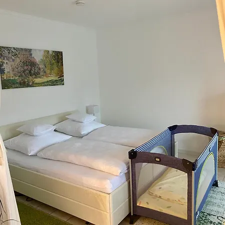 Apartamento Fusslaeufig Zu S-Bahn Nach Muenchen Und See Gemuetliche Und Voll Ausgestatette 2 Zimmer Ferienwohnung Am Woerthsee Mit Terrasse, Grill, Schaukel, Doppelbett Oder Getrennte Betten, Ideal Zum Entspannen Aber Auch Zum Arbeiten *