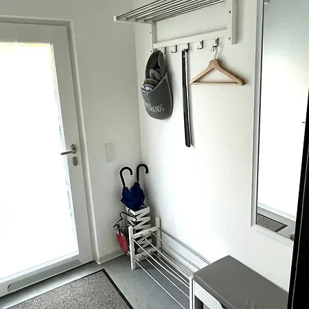 Lägenhet Fusslaeufig Zu S-bahn Nach Muenchen Und Gemuetliche Und Voll Ausgestatette 2 Am Mit Terrasse, Grill, Schaukel, Doppelbett Oder Getrennte Betten, Ideal Zum Entspannen Aber Auch Zum Arbeiten Worthsee